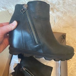 SOREL Joan Of Arctic wedge zip